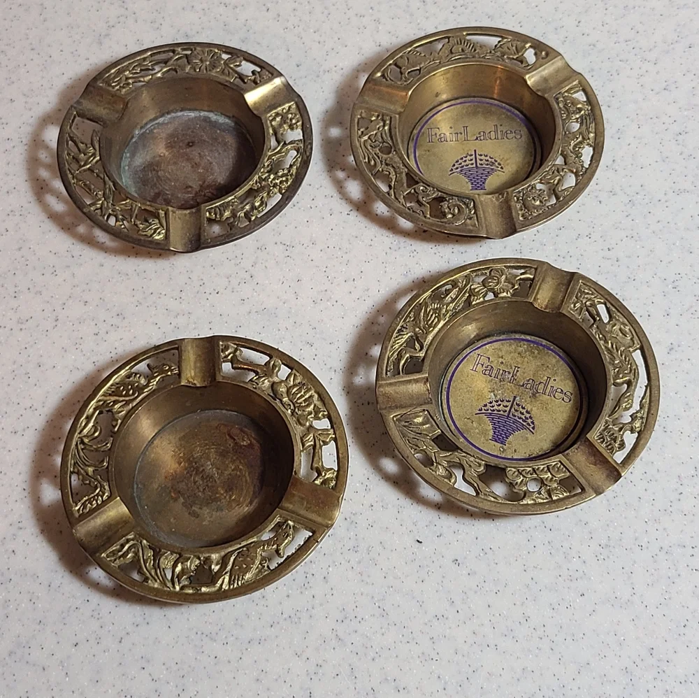 Set of 4 ashtrays for sale preowned condition